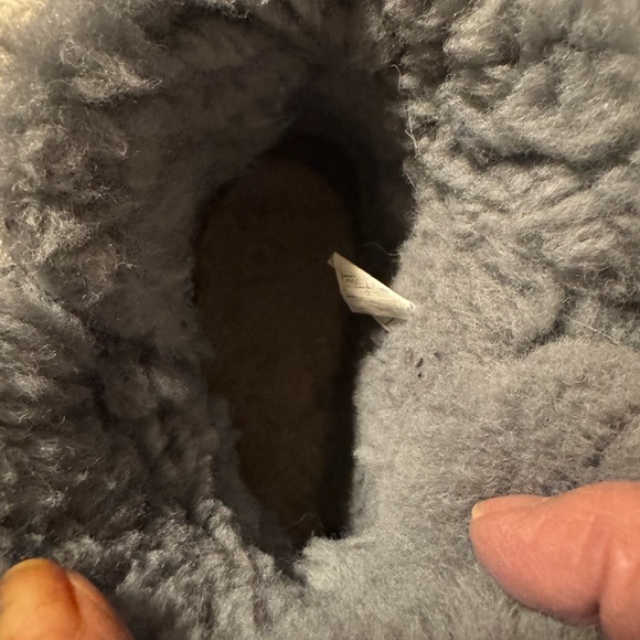 Gray Suede Ankle Boots with Fur Lining mint condition! - Picture 9 of 11